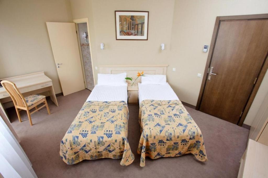 Hotel Babilonas Kaunas Ngoại thất bức ảnh